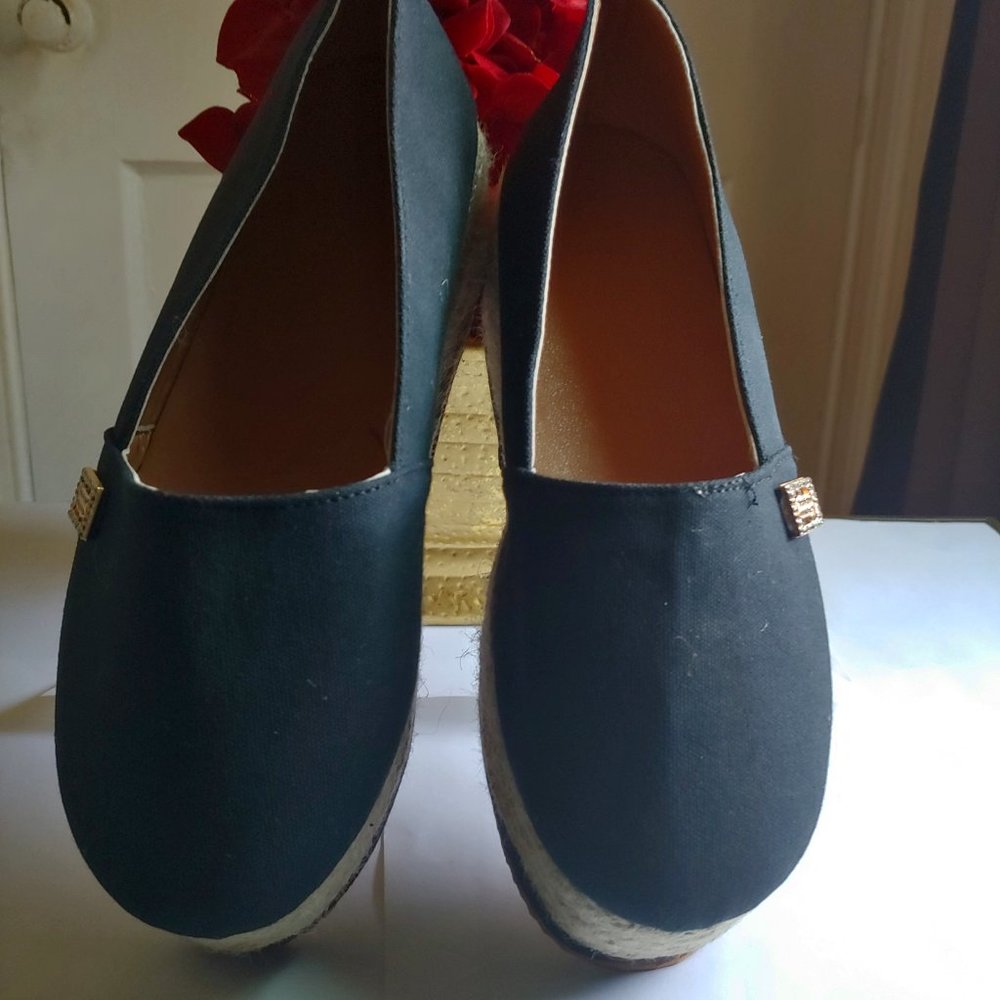 Women Slip-On Wedge Heel Shoes